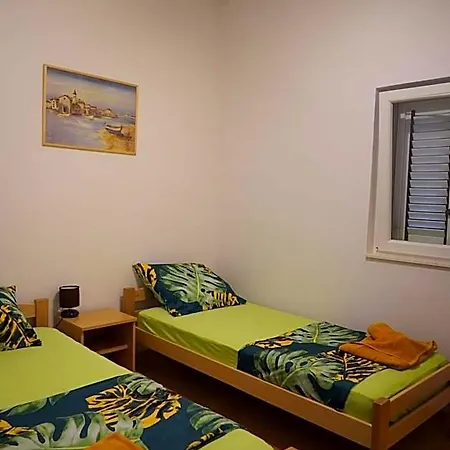 Proxima Hotel *